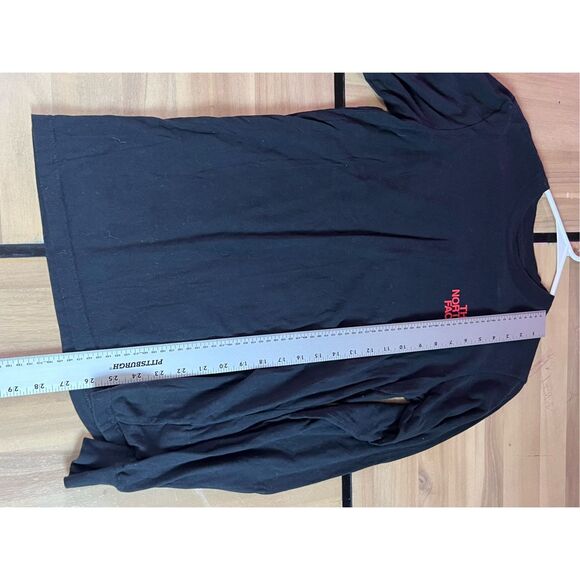 The North Face Men's Long Sleeve Hit‎ Graphic Tee - Size XS- Black/Red - Picture 4 of 5